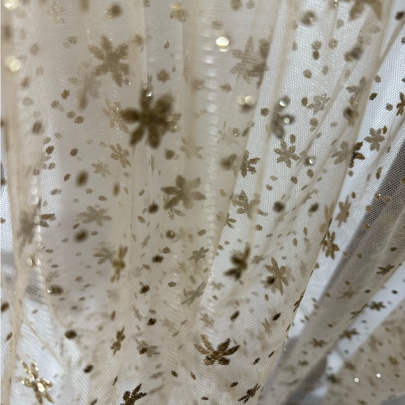 - Forever 21 sparkly holiday skirt. Nwt - Picture 3 of 12